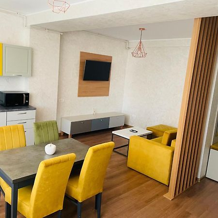 Myamar Apartment Mamaia Buitenkant foto