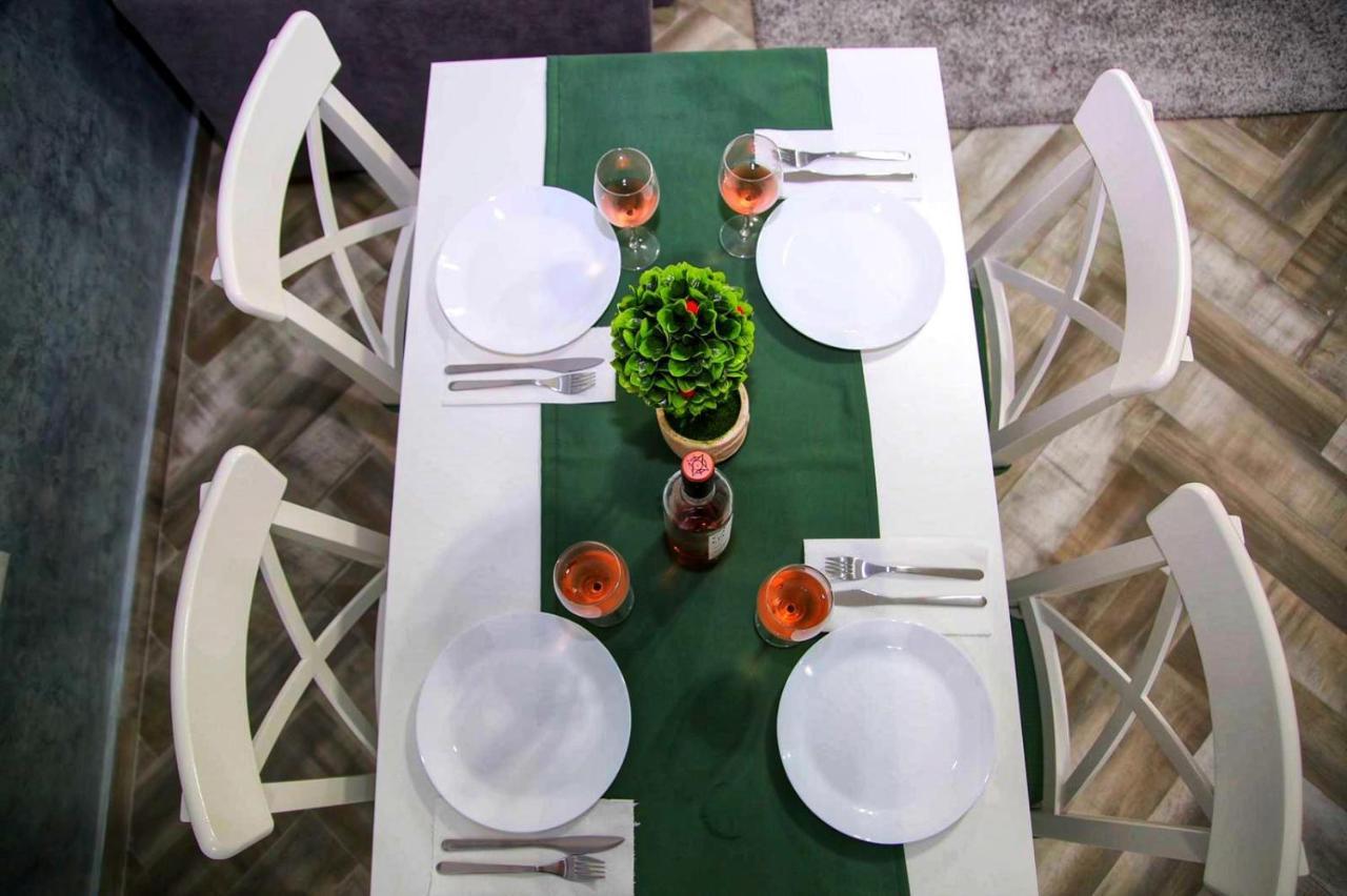 Myamar Apartment Mamaia Buitenkant foto