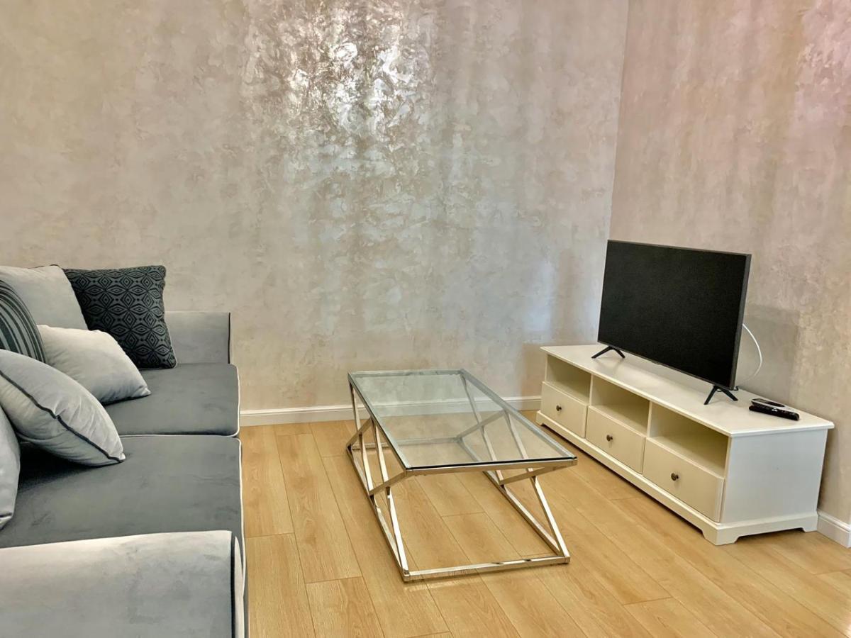 Myamar Apartment Mamaia Buitenkant foto