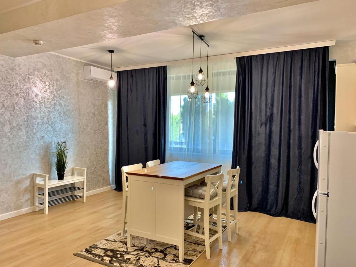 Myamar Apartment Mamaia Buitenkant foto