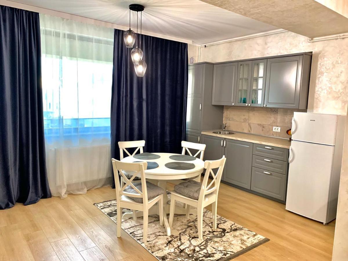 Myamar Apartment Mamaia Buitenkant foto