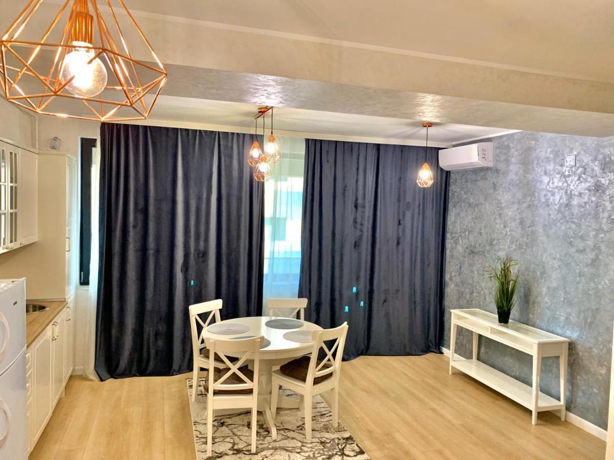 Myamar Apartment Mamaia Buitenkant foto