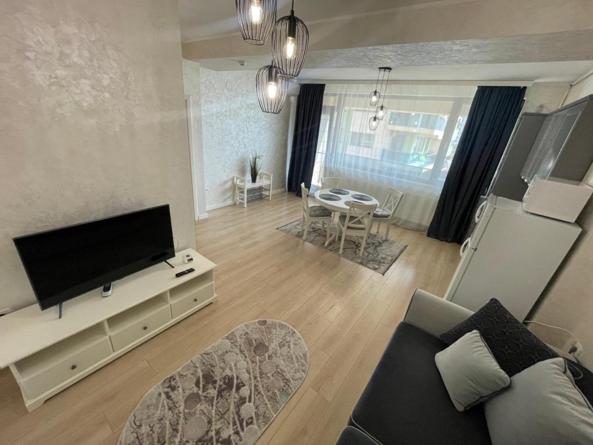 Myamar Apartment Mamaia Buitenkant foto
