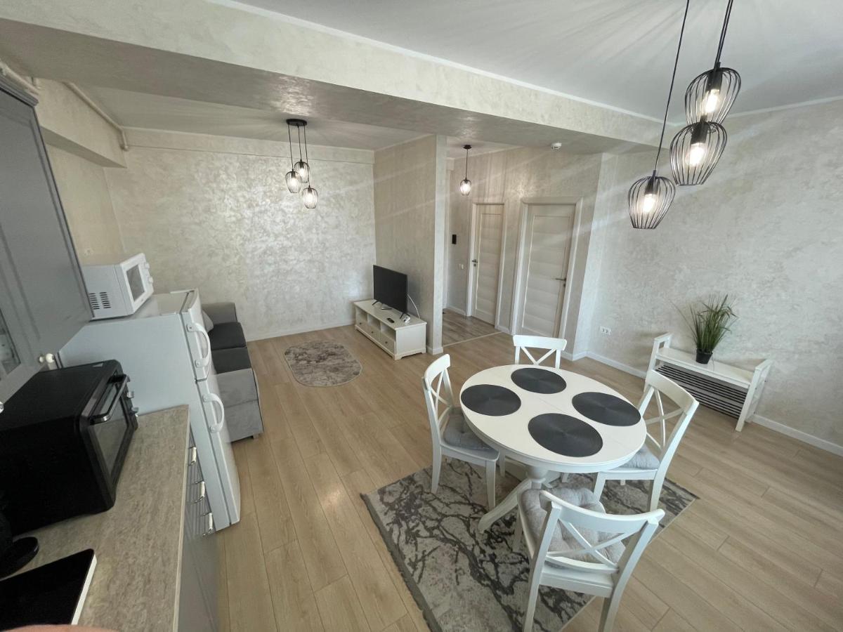 Myamar Apartment Mamaia Buitenkant foto