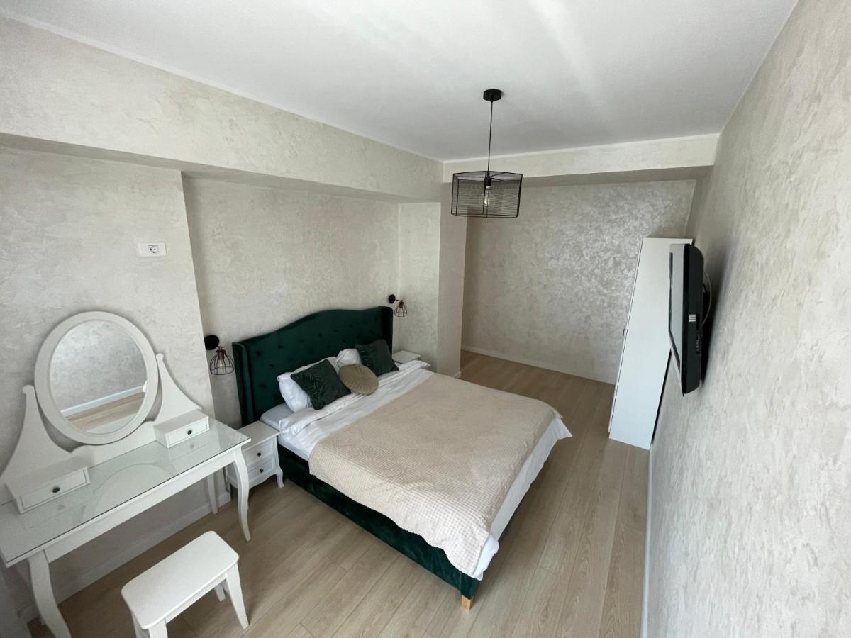 Myamar Apartment Mamaia Buitenkant foto