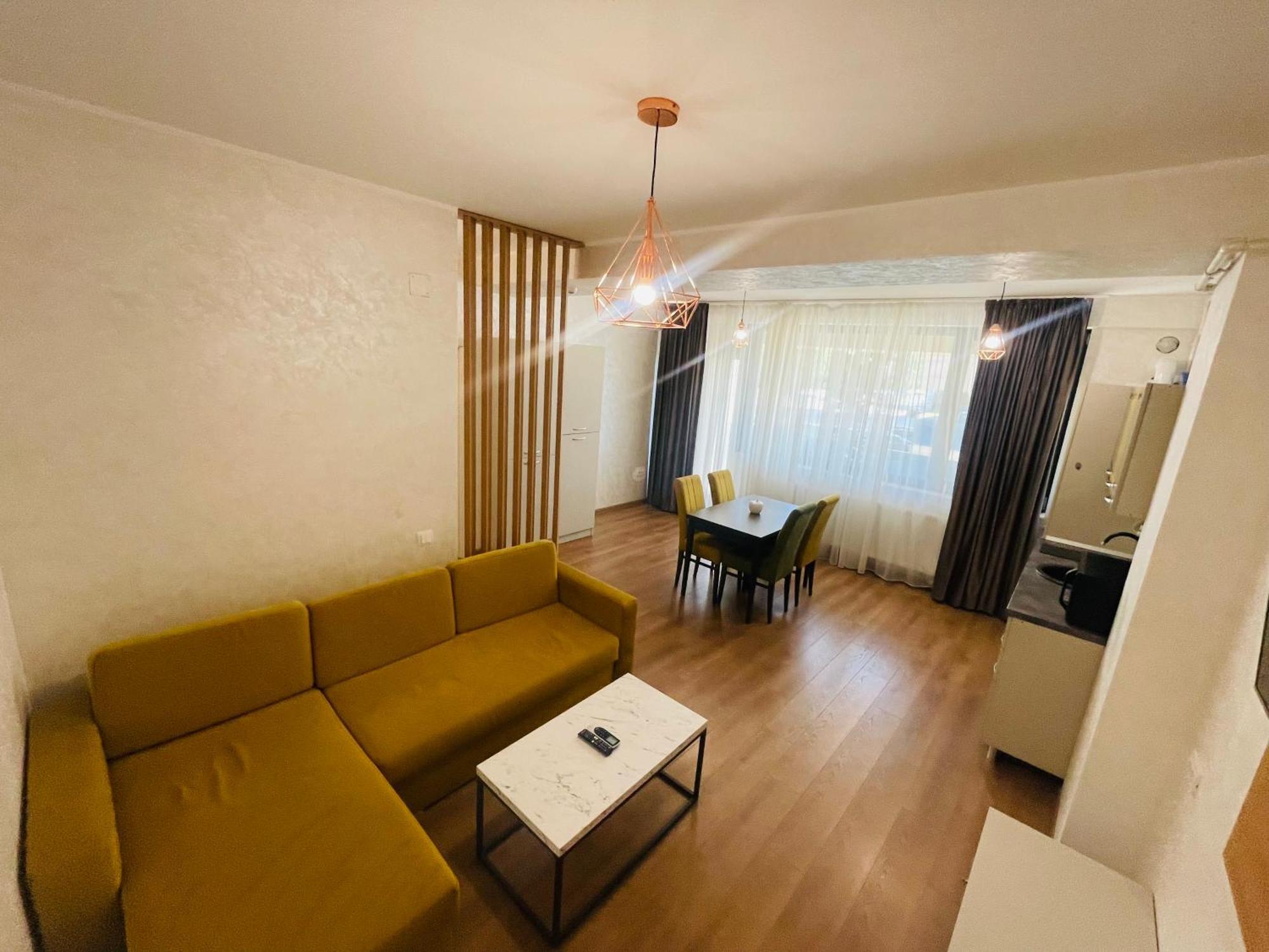 Myamar Apartment Mamaia Buitenkant foto